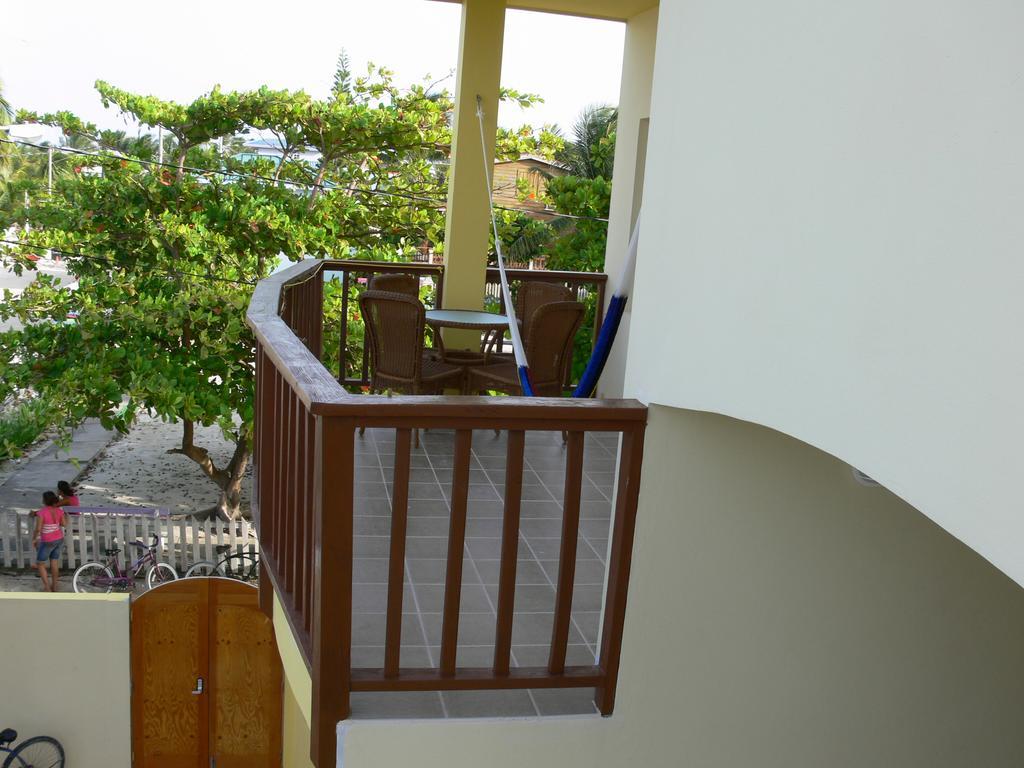 Caye Reef Condos Кайе Колкер Екстериор снимка