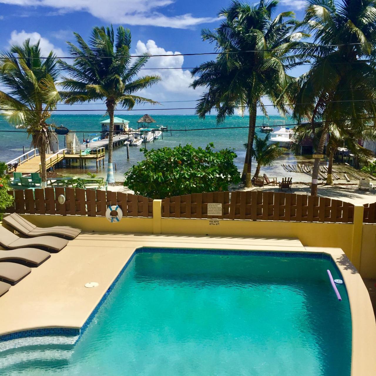 Caye Reef Condos Кайе Колкер Екстериор снимка