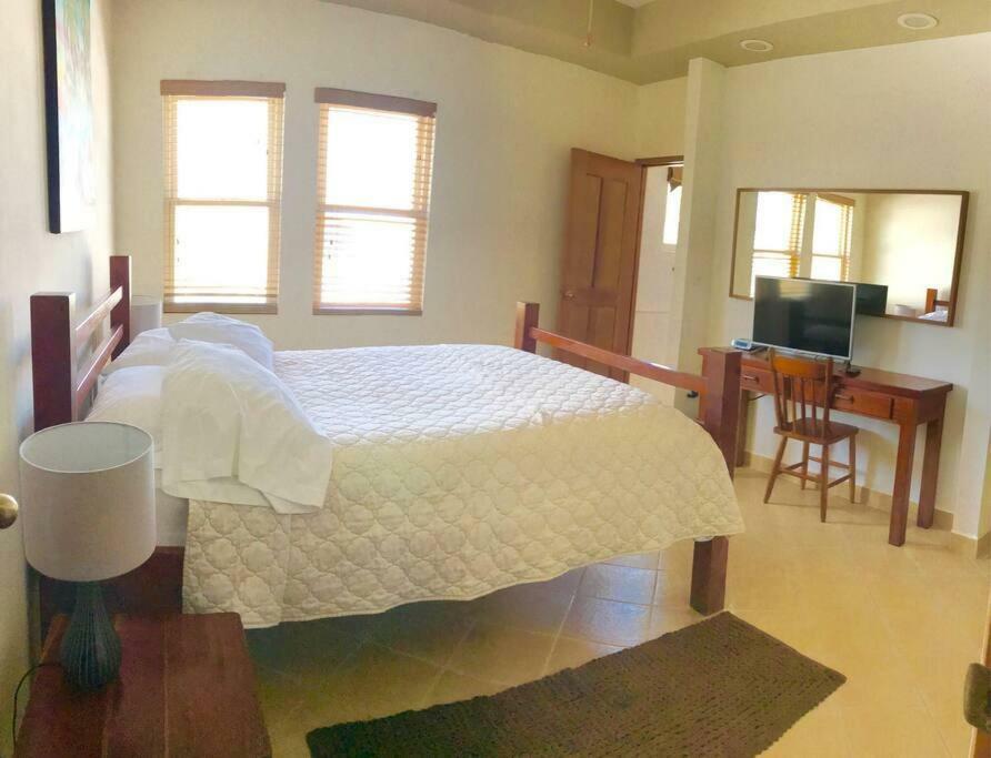 Caye Reef Condos Кайе Колкер Екстериор снимка