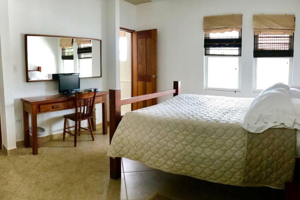 Caye Reef Condos Кайе Колкер Екстериор снимка
