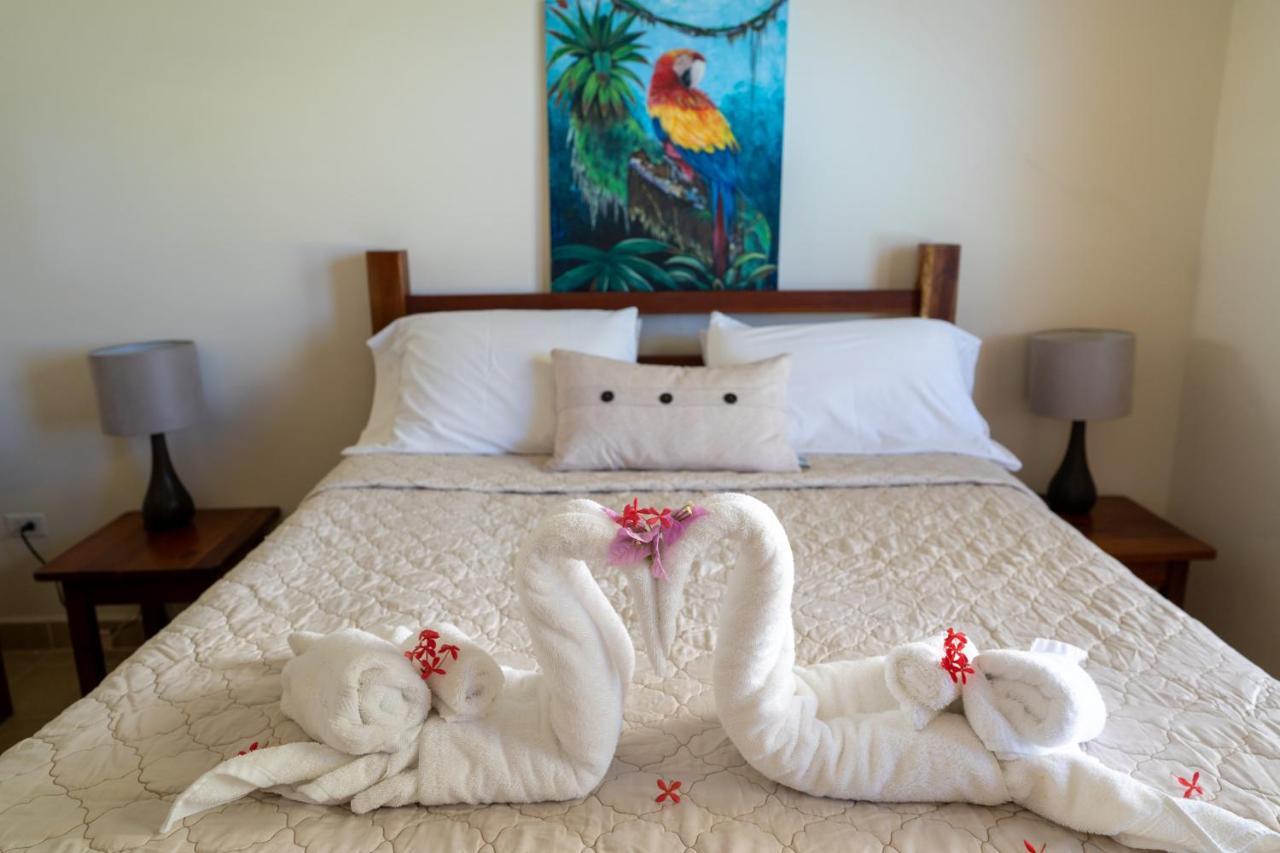 Caye Reef Condos Кайе Колкер Екстериор снимка